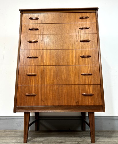 Stylish mid century - mid,